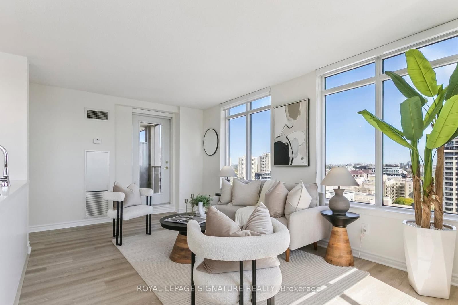 18 Kenaston Gardens, Unit 1307 thumbnail 9