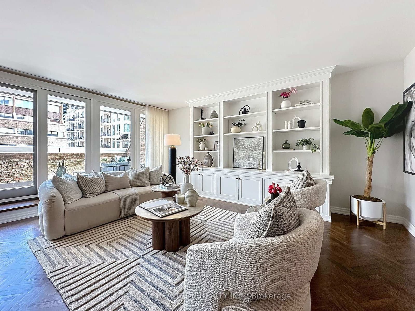 55A Avenue Road, Unit 412 thumbnail 10