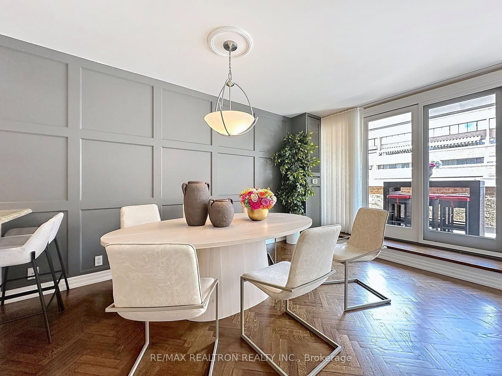 55A Avenue Road, Unit 412 thumbnail 13