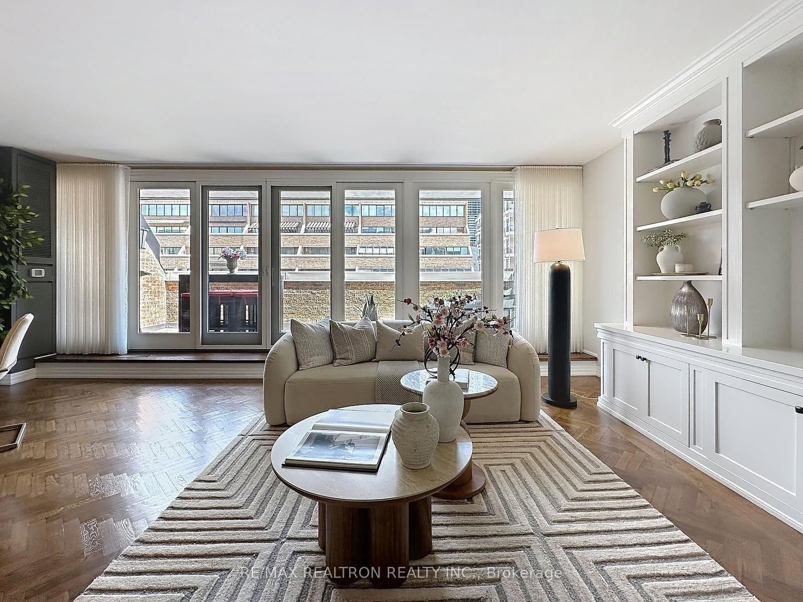 55A Avenue Road, Unit 412 thumbnail 17