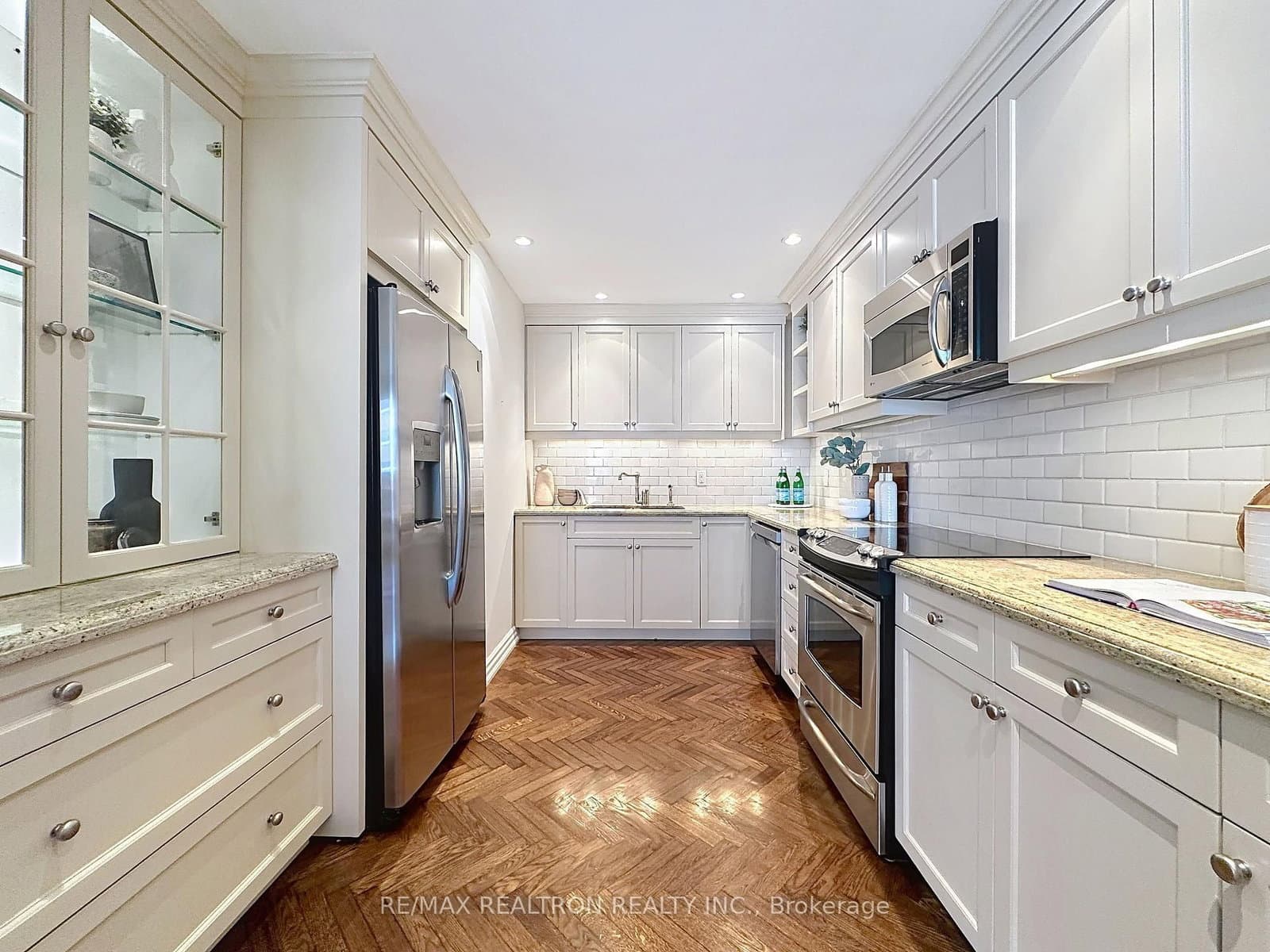 55A Avenue Road, Unit 412 thumbnail 18