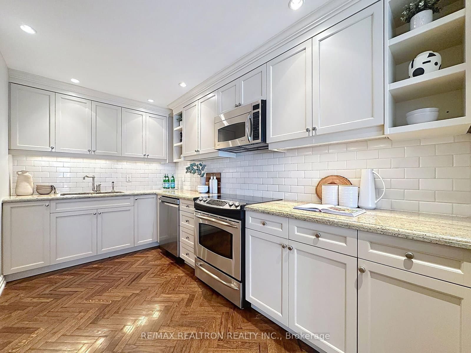 55A Avenue Road, Unit 412 thumbnail 19