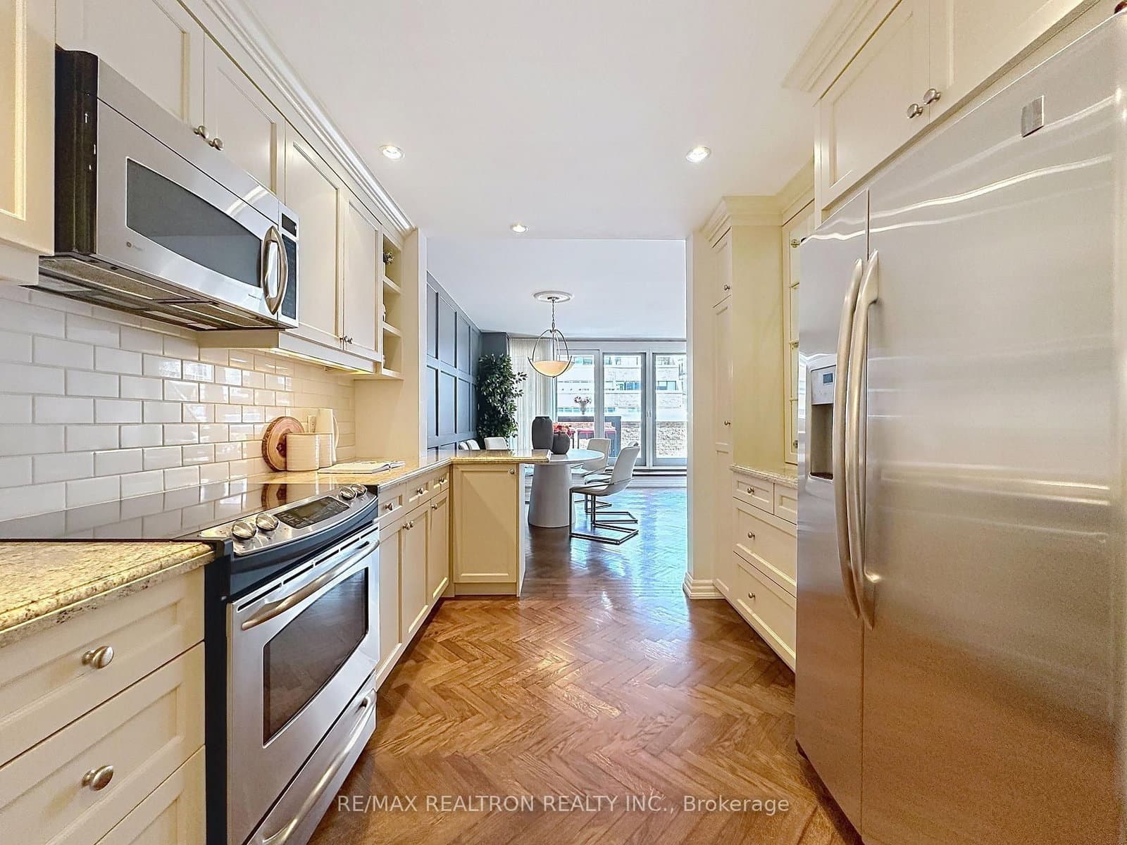 55A Avenue Road, Unit 412 thumbnail 23