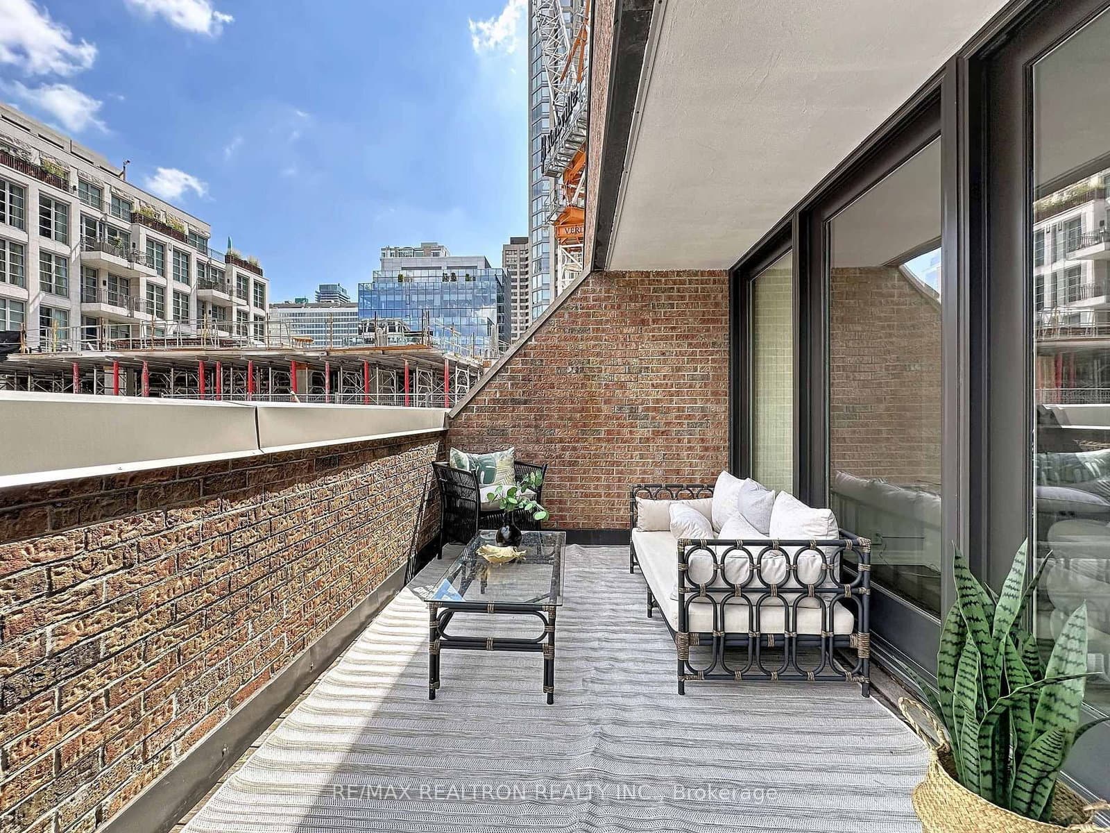 55A Avenue Road, Unit 412 thumbnail 25