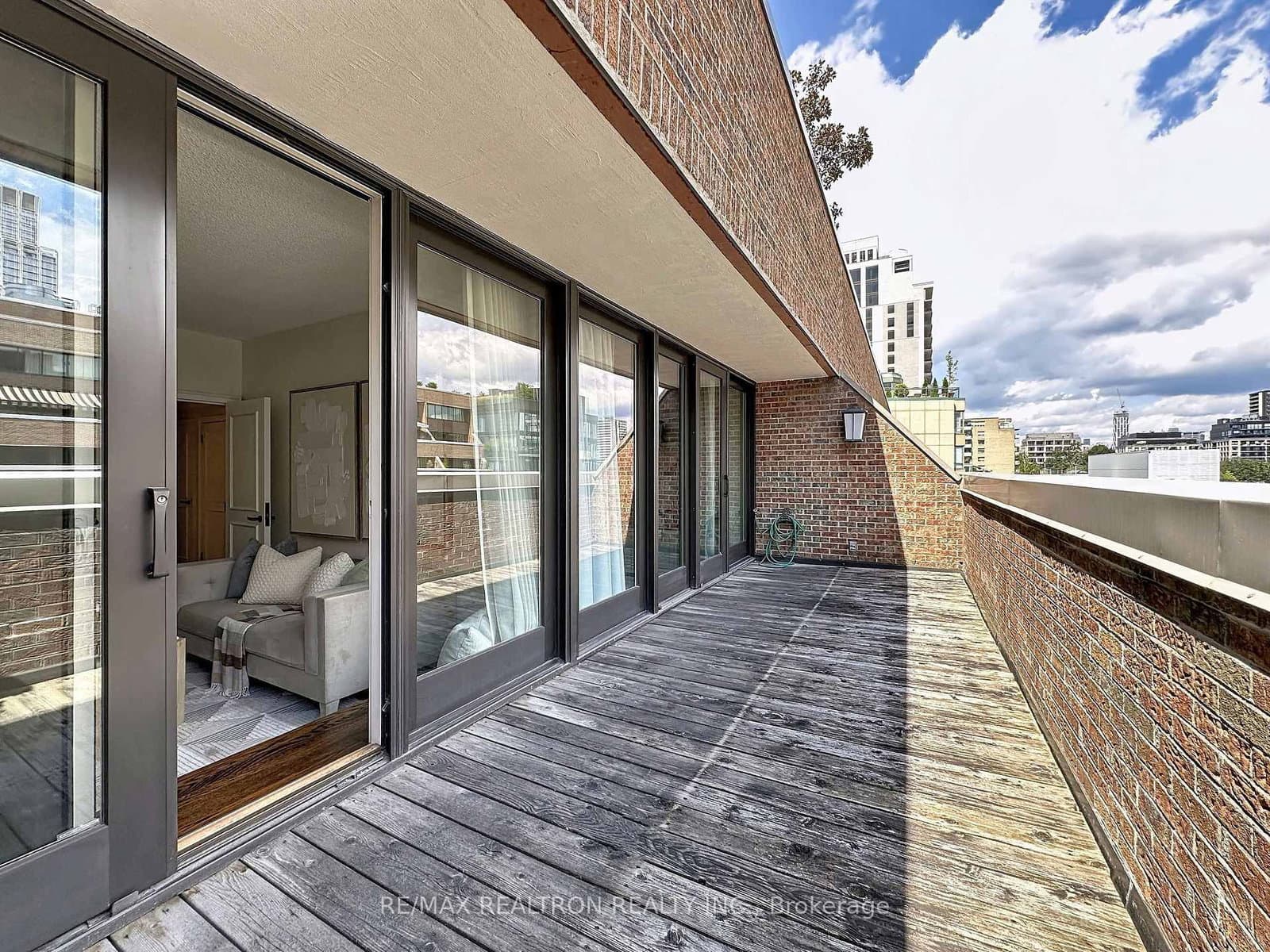 55A Avenue Road, Unit 412 thumbnail 36