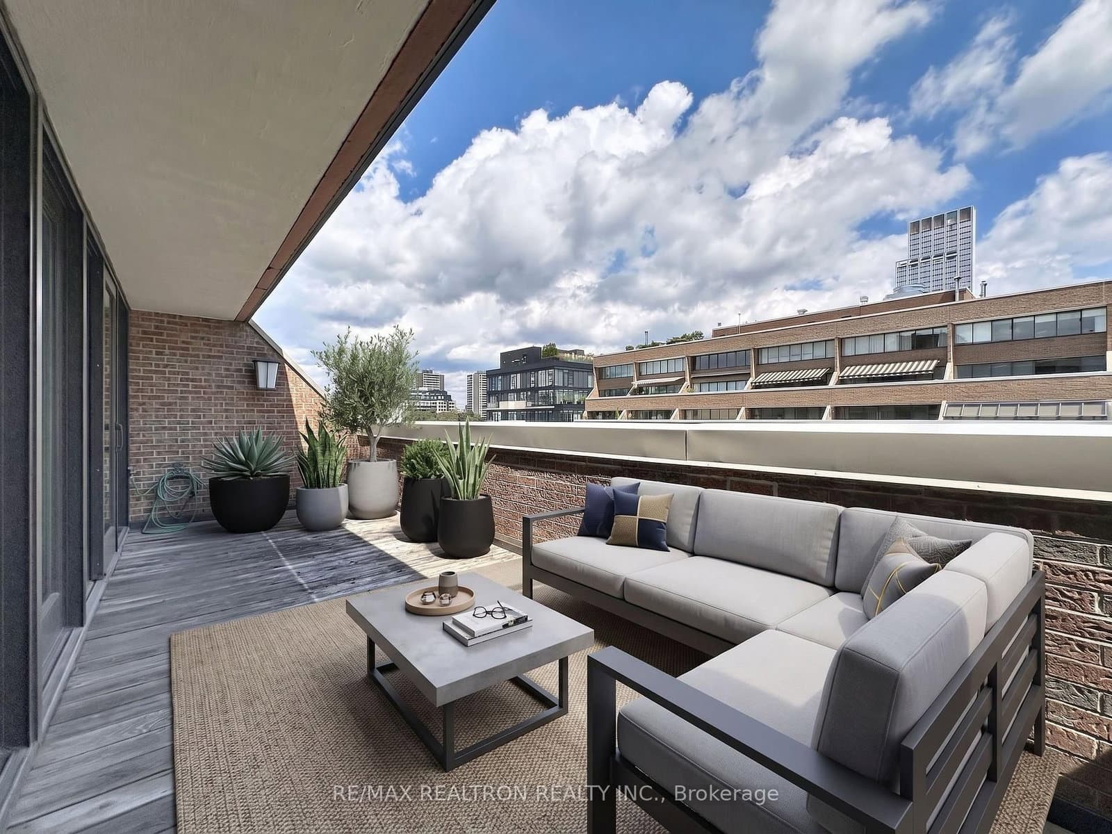 55A Avenue Road, Unit 412 thumbnail 37
