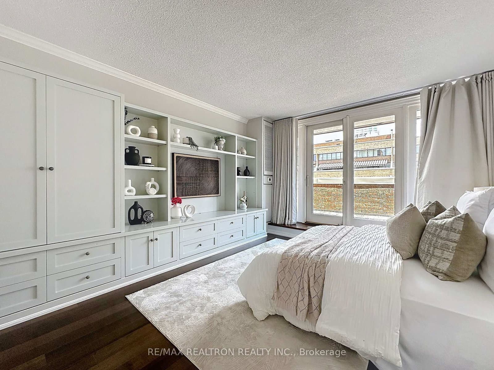 55A Avenue Road, Unit 412 thumbnail 38