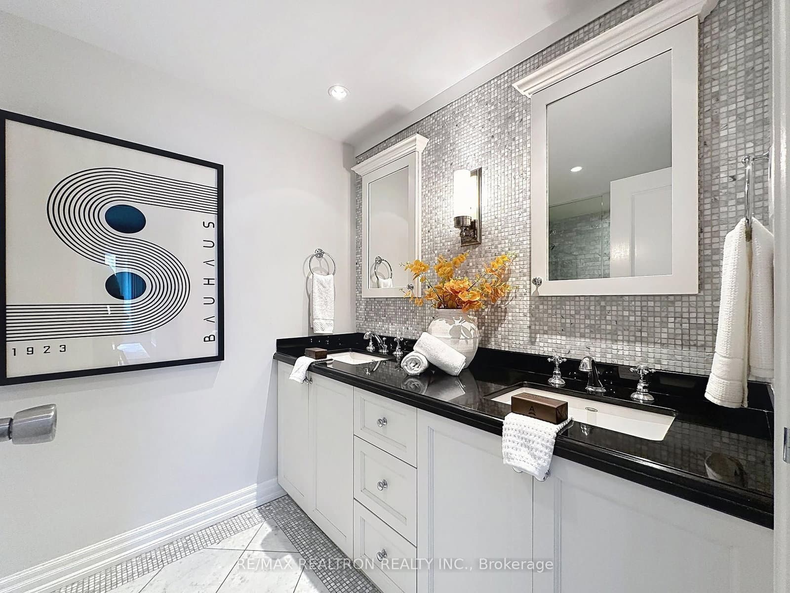 55A Avenue Road, Unit 412 thumbnail 43