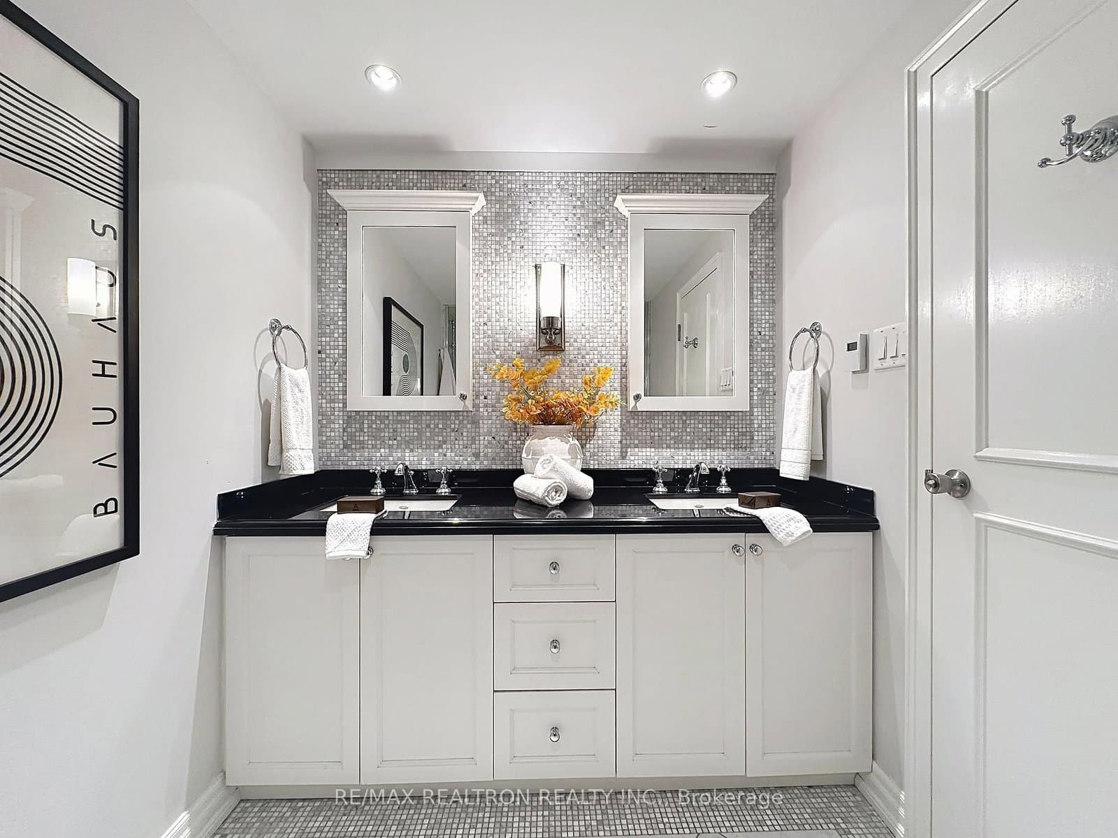 55A Avenue Road, Unit 412 thumbnail 44