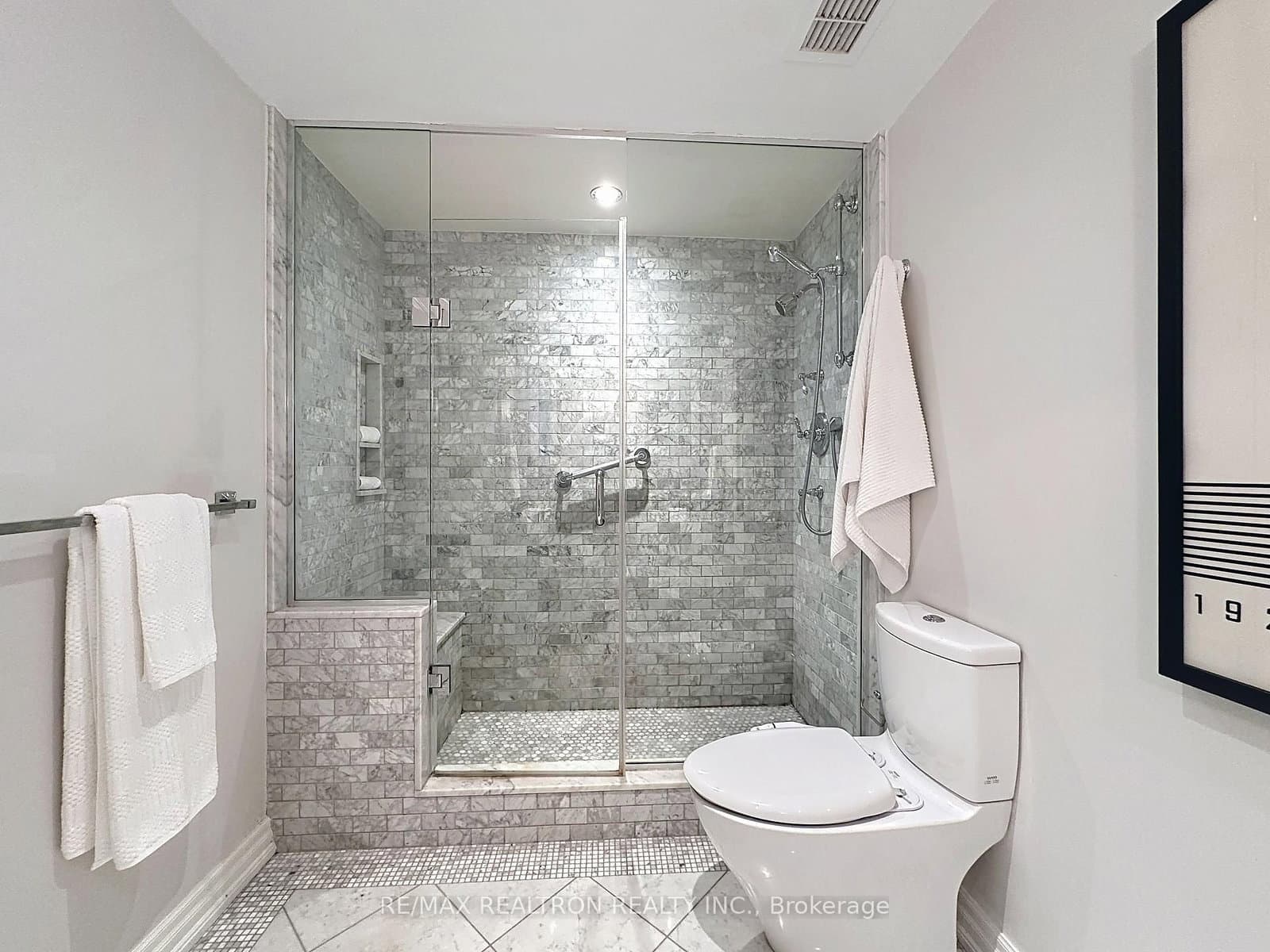 55A Avenue Road, Unit 412 thumbnail 45