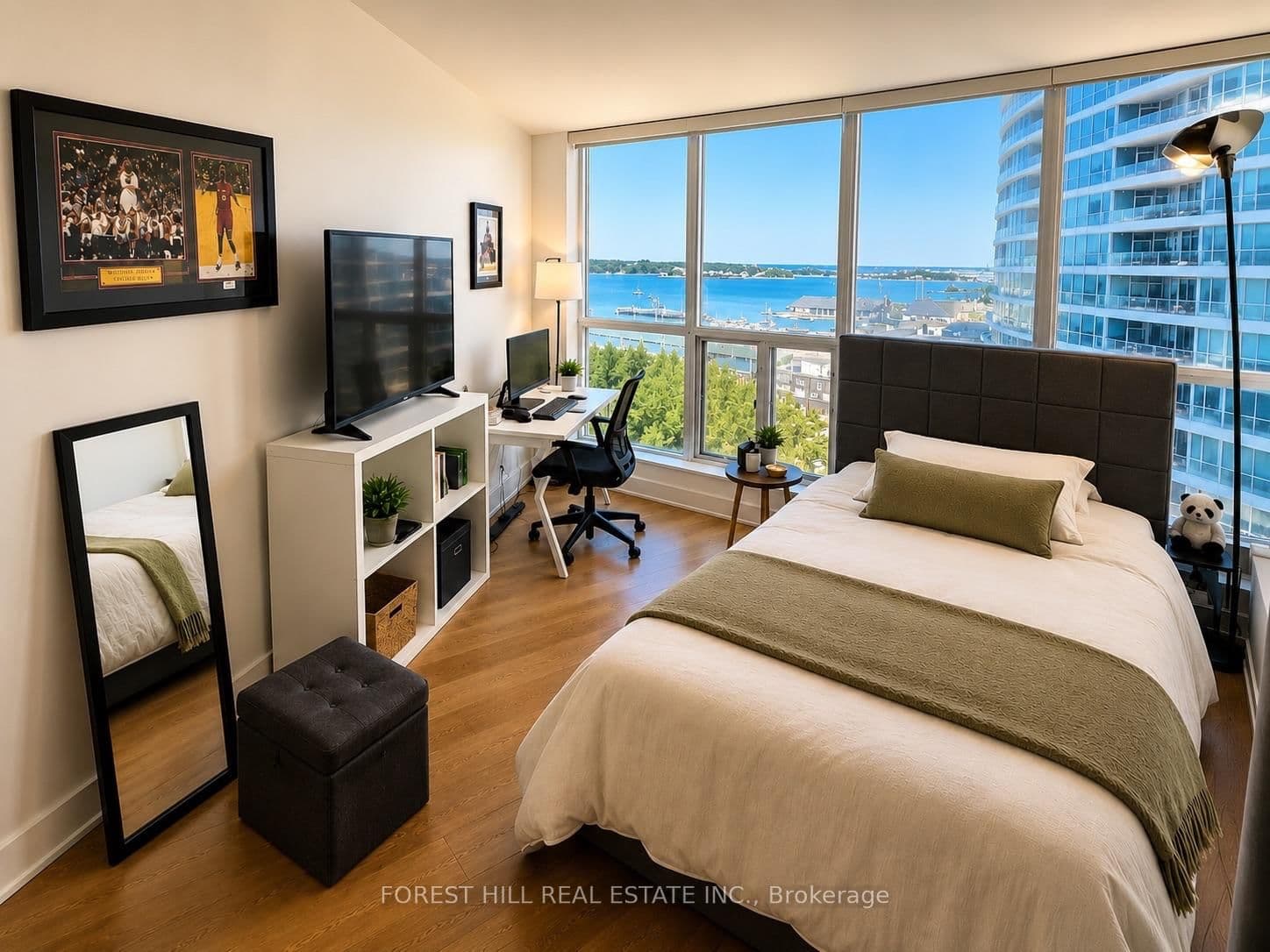 208 Queens Quay W, Unit 912 thumbnail 9