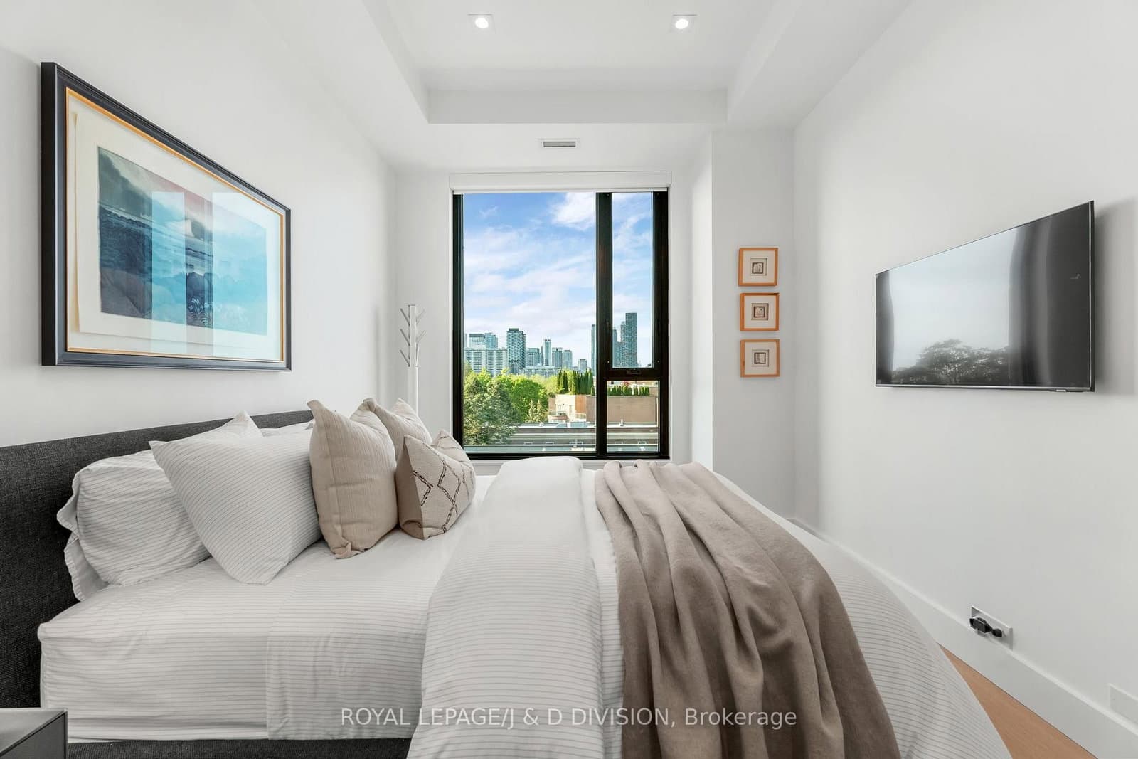 1 Strathgowan Avenue, Unit 710 thumbnail 13