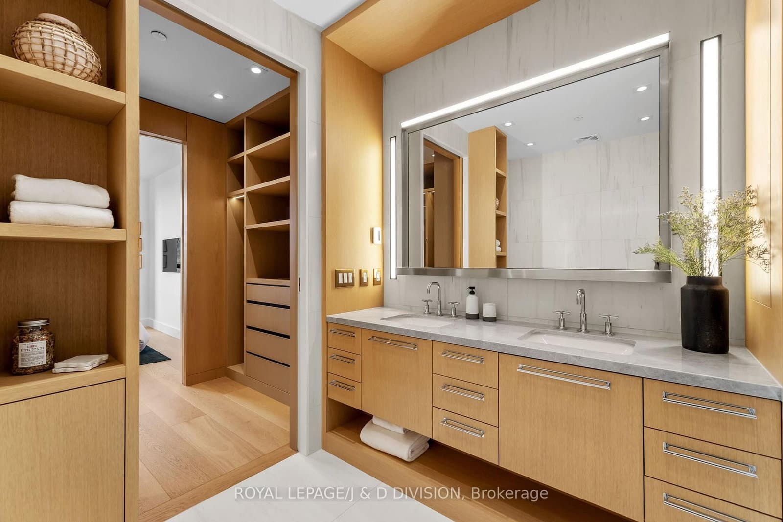 1 Strathgowan Avenue, Unit 710 thumbnail 17