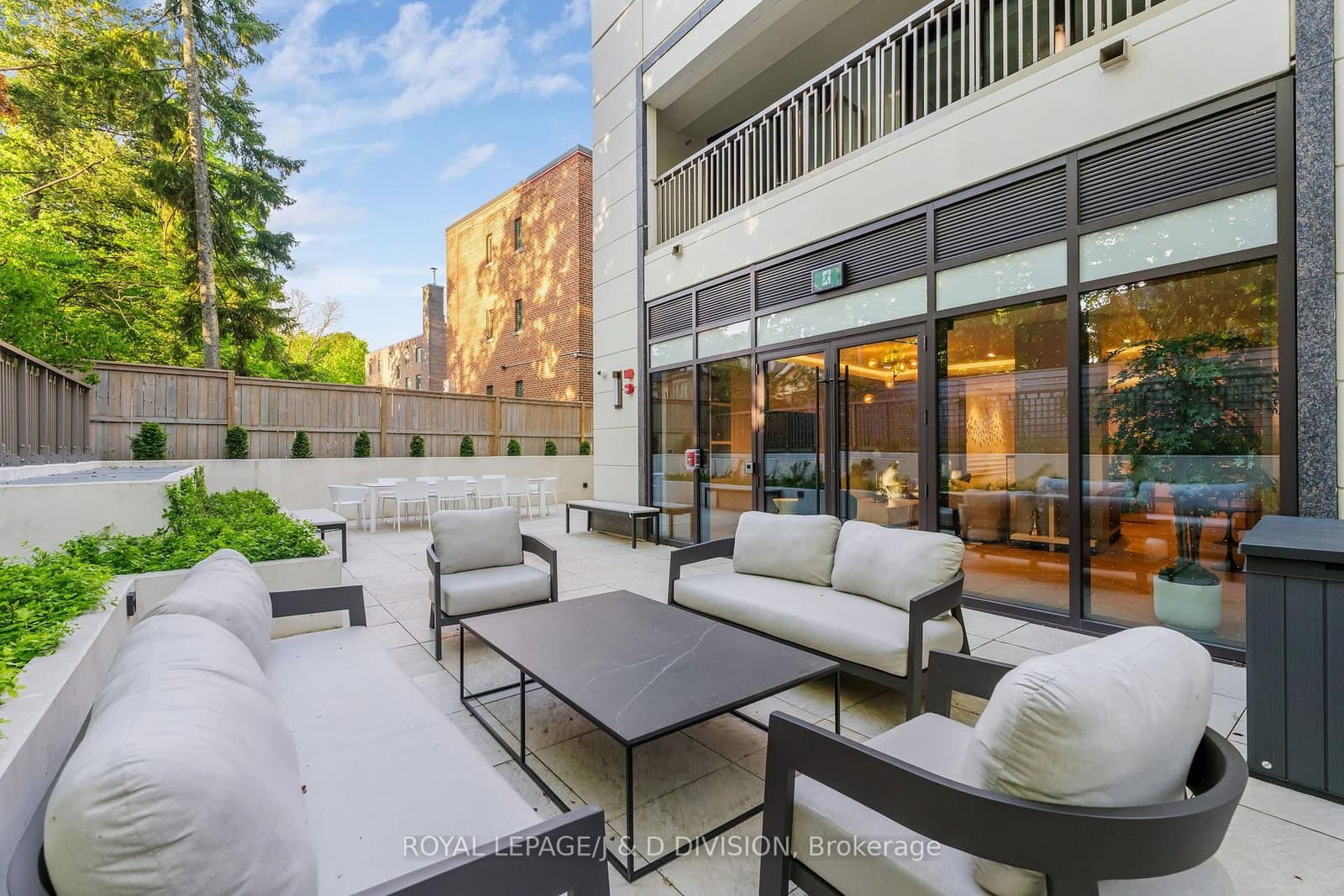 1 Strathgowan Avenue, Unit 710 thumbnail 25