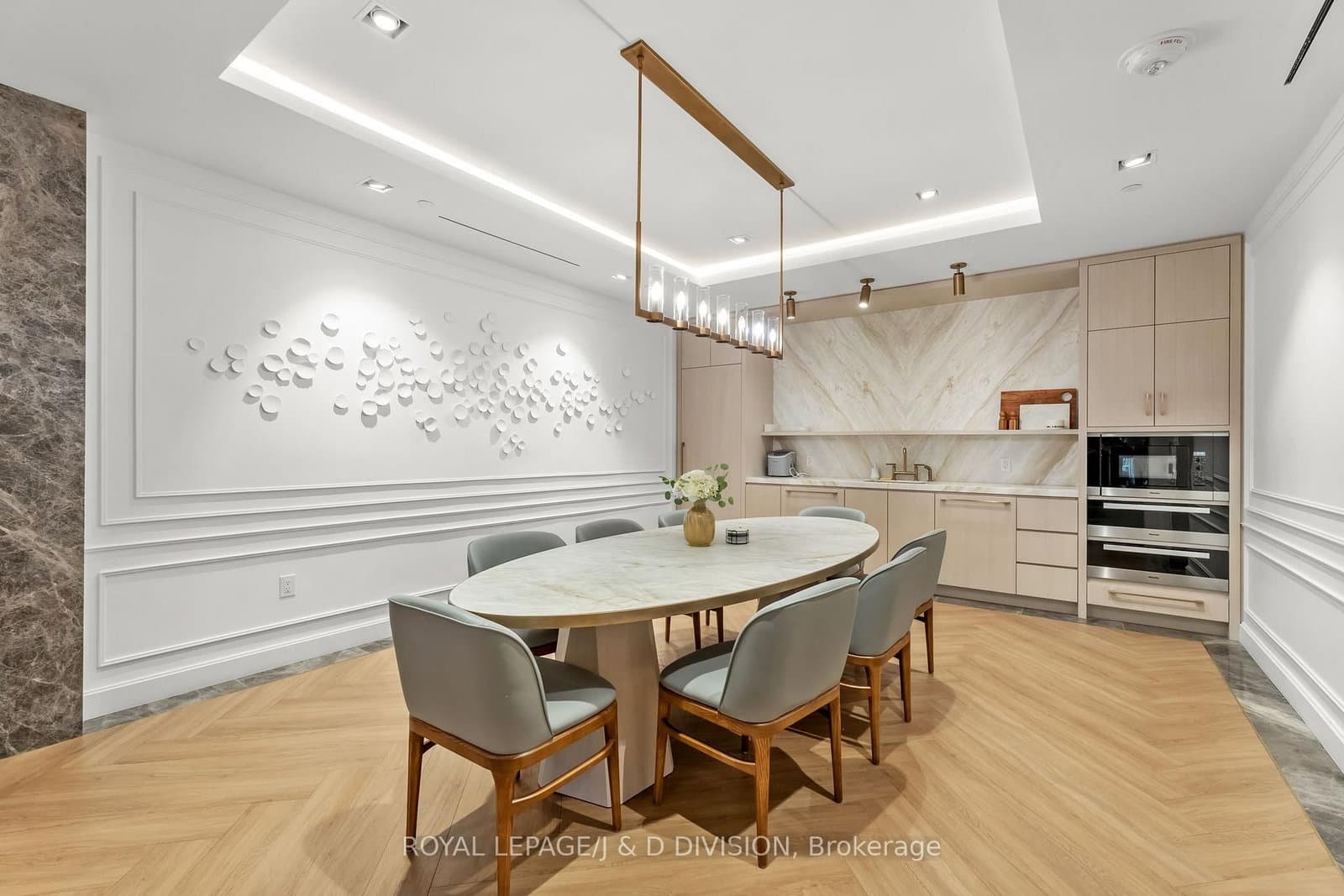 1 Strathgowan Avenue, Unit 710 thumbnail 27