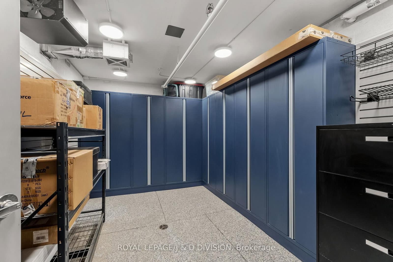 1 Strathgowan Avenue, Unit 710 thumbnail 32