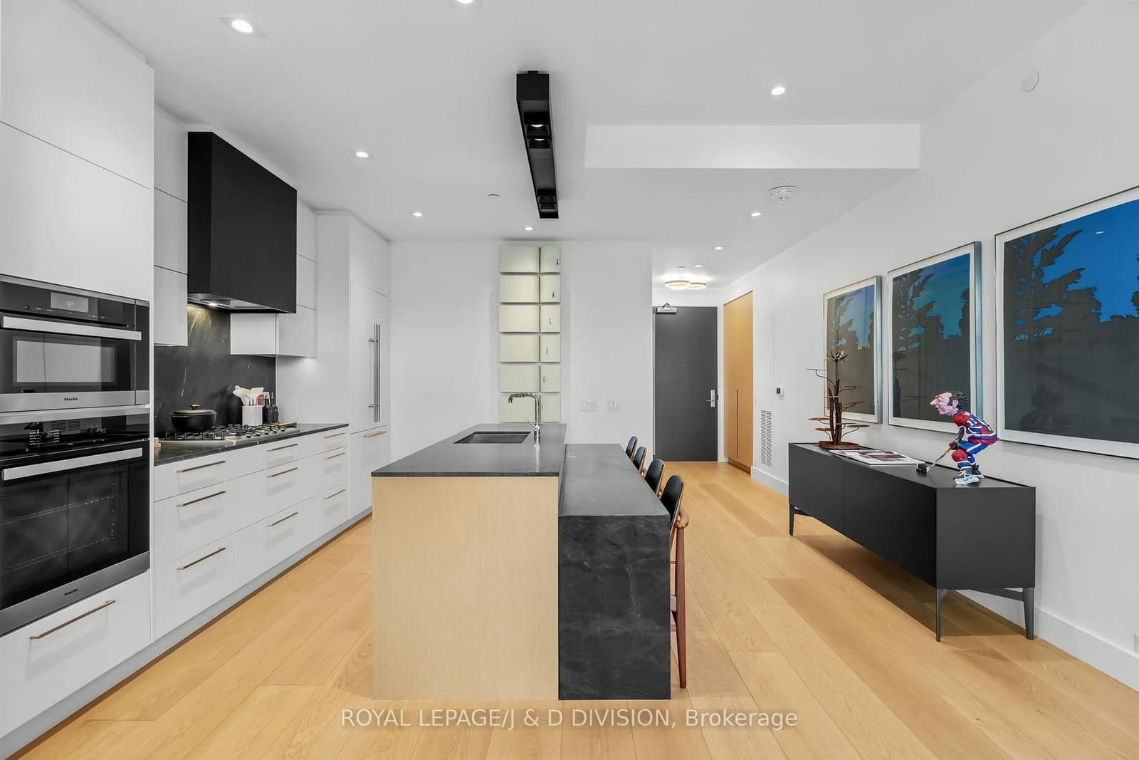 1 Strathgowan Avenue, Unit 710 thumbnail 6