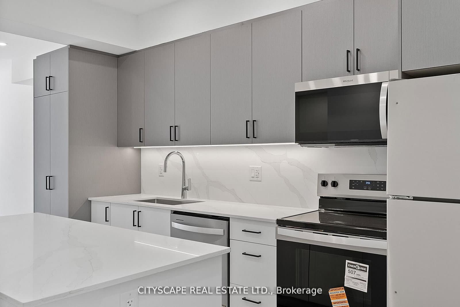 591 Oakwood Avenue, Unit Main #2 thumbnail 10