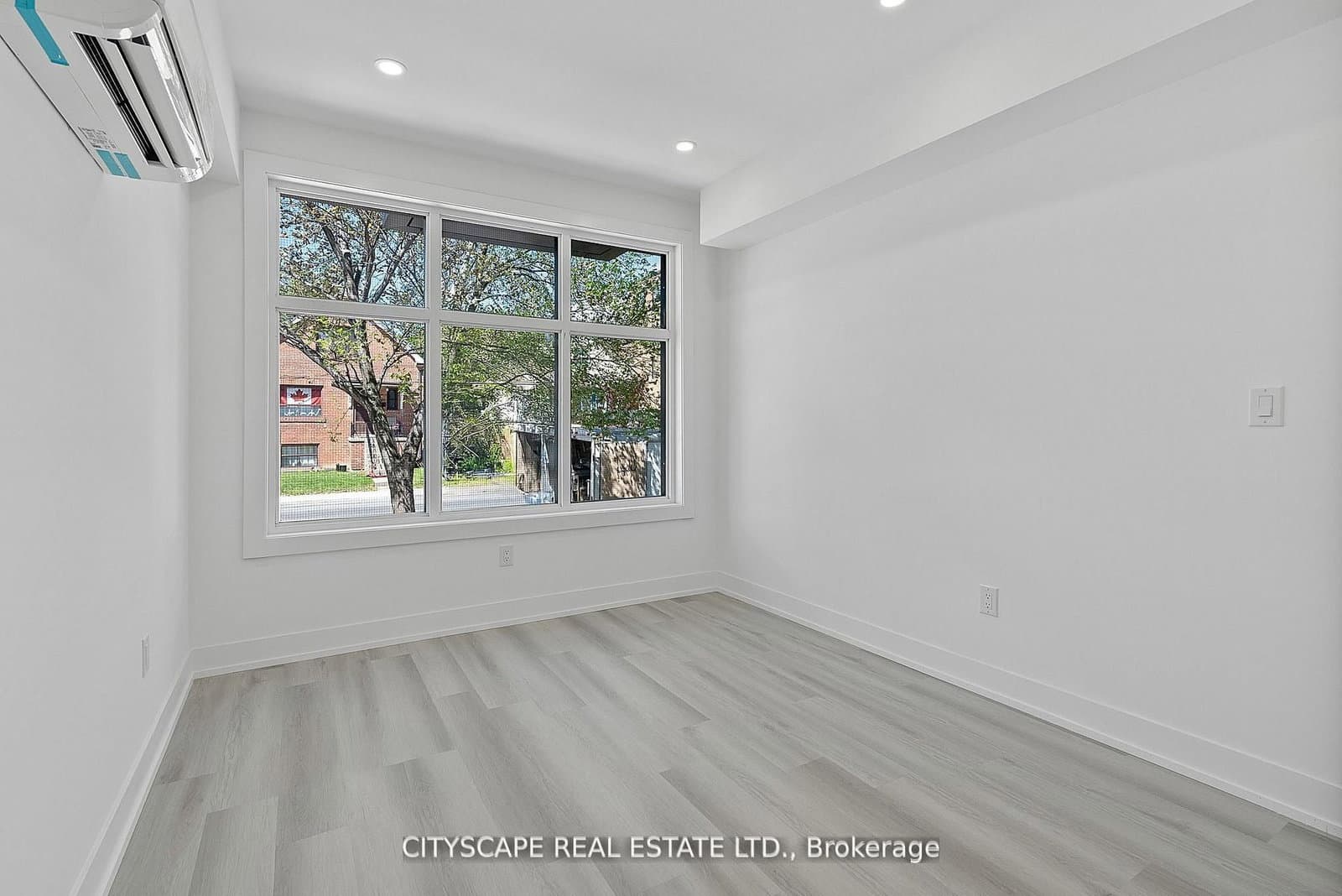 591 Oakwood Avenue, Unit Main #2 thumbnail 13