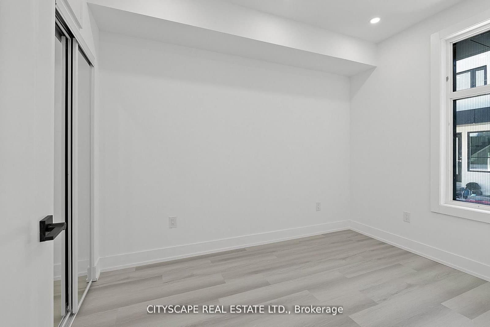 591 Oakwood Avenue, Unit Main #2 thumbnail 16