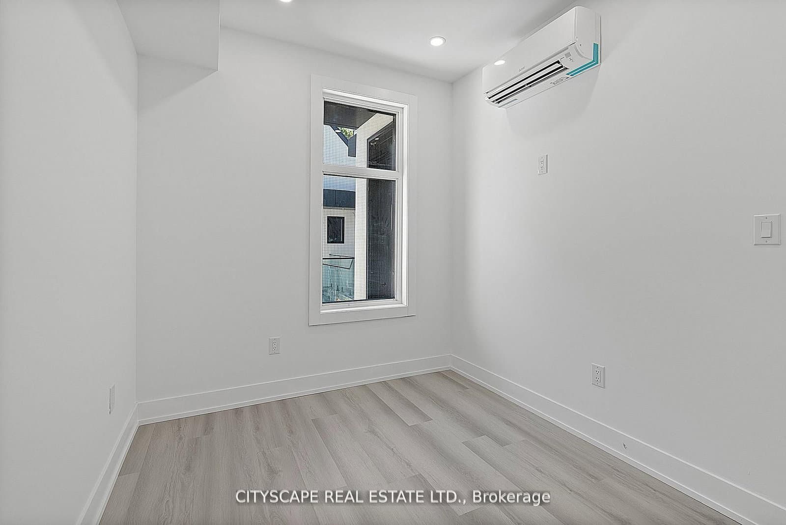 591 Oakwood Avenue, Unit Main #2 thumbnail 17