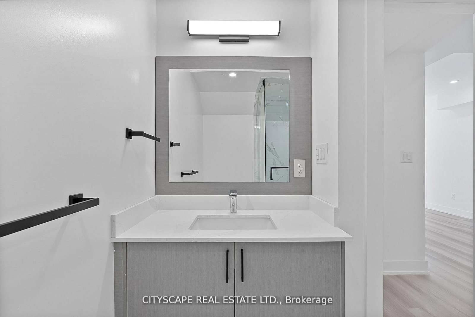 591 Oakwood Avenue, Unit Main #2 thumbnail 20