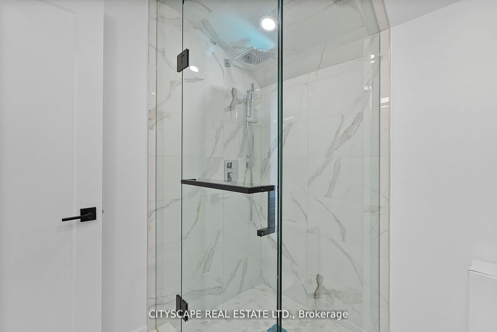 591 Oakwood Avenue, Unit Main #2 thumbnail 21