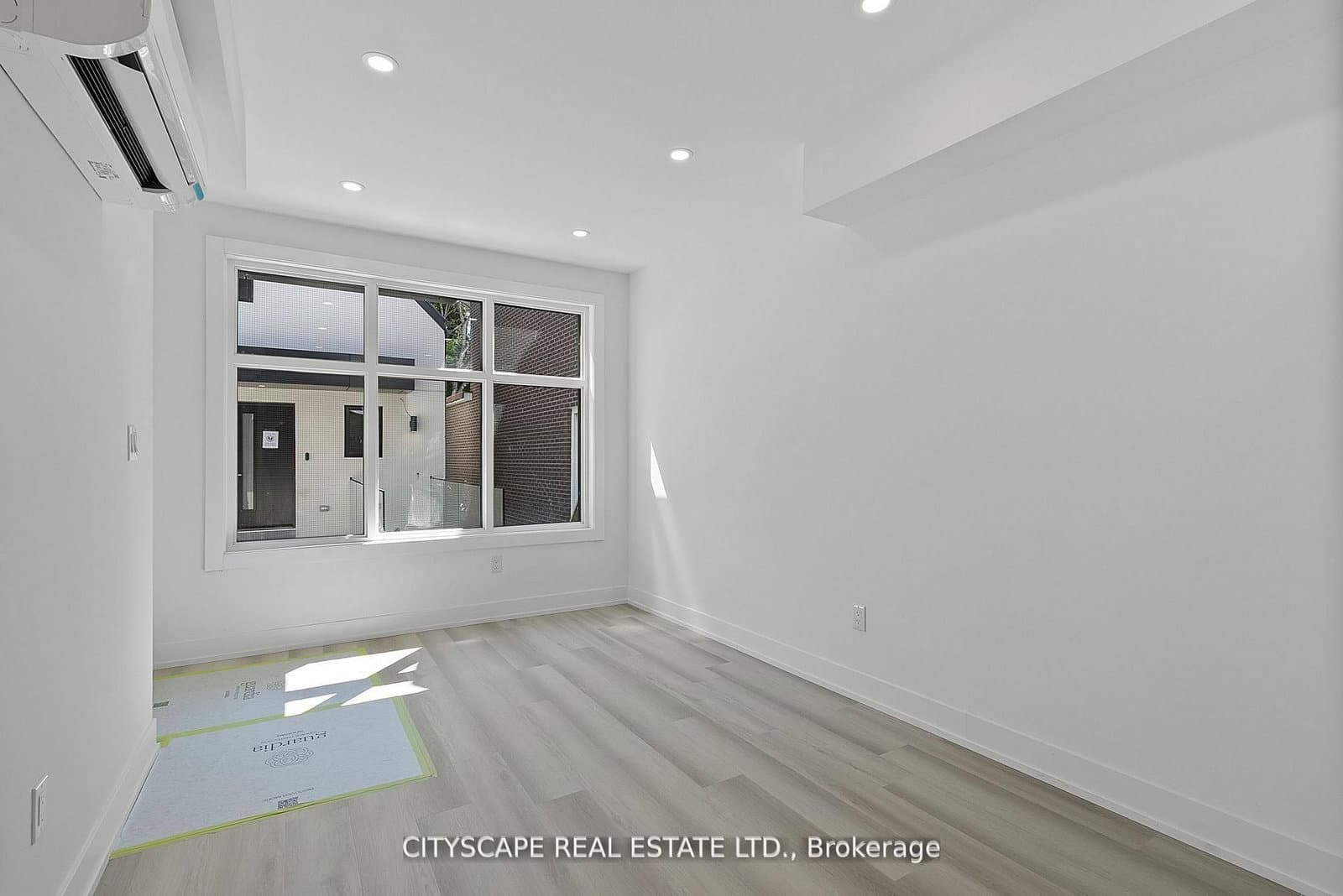 591 Oakwood Avenue, Unit Main #2 thumbnail 6