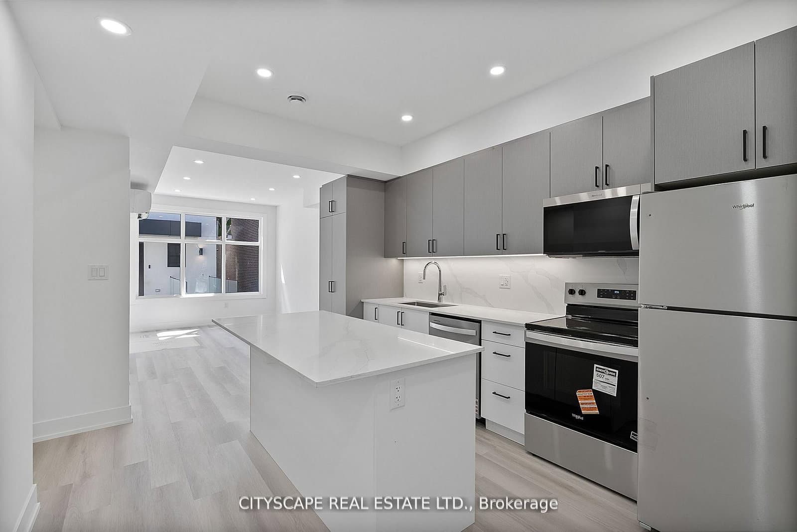 591 Oakwood Avenue, Unit Main #2 thumbnail 9