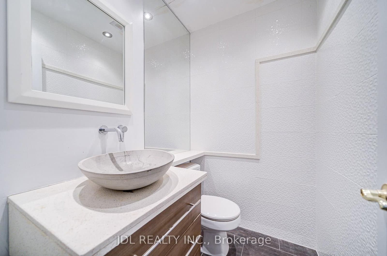 11 Everson Drive, Unit 610 thumbnail 24