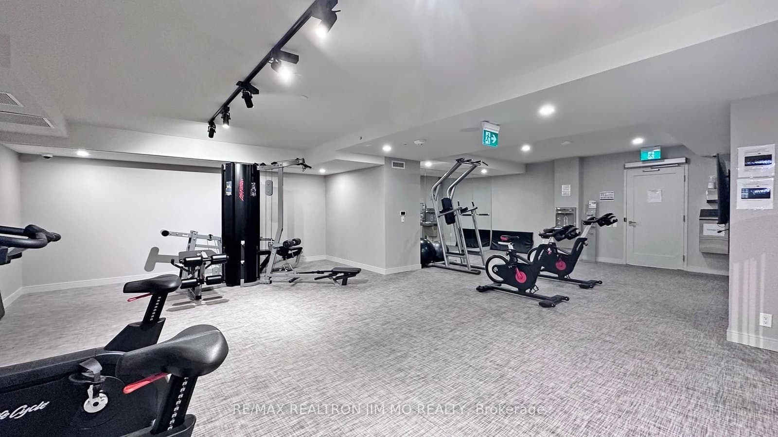 28 Wellesley Street E, Unit 706 thumbnail 21