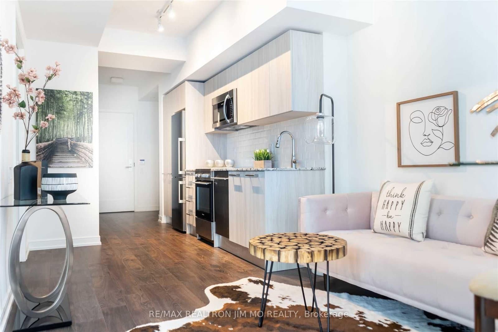 28 Wellesley Street E, Unit 706 thumbnail 6