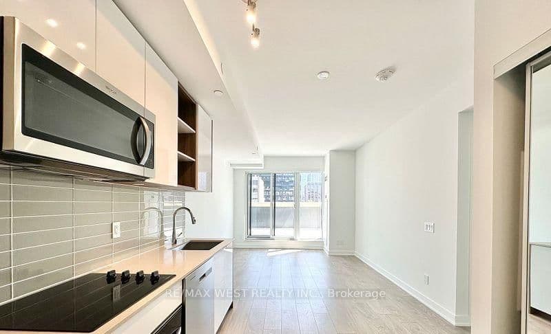 543 Richmond Street W, Unit 616 thumbnail 3