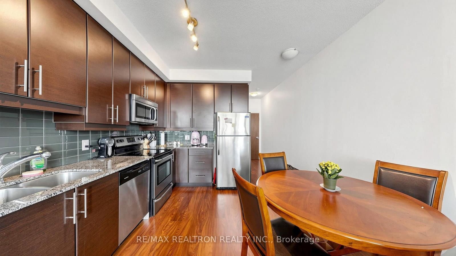 33 Bay Street, Unit 2211 thumbnail 13