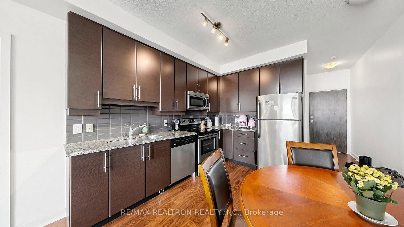 33 Bay Street, Unit 2211 thumbnail 14