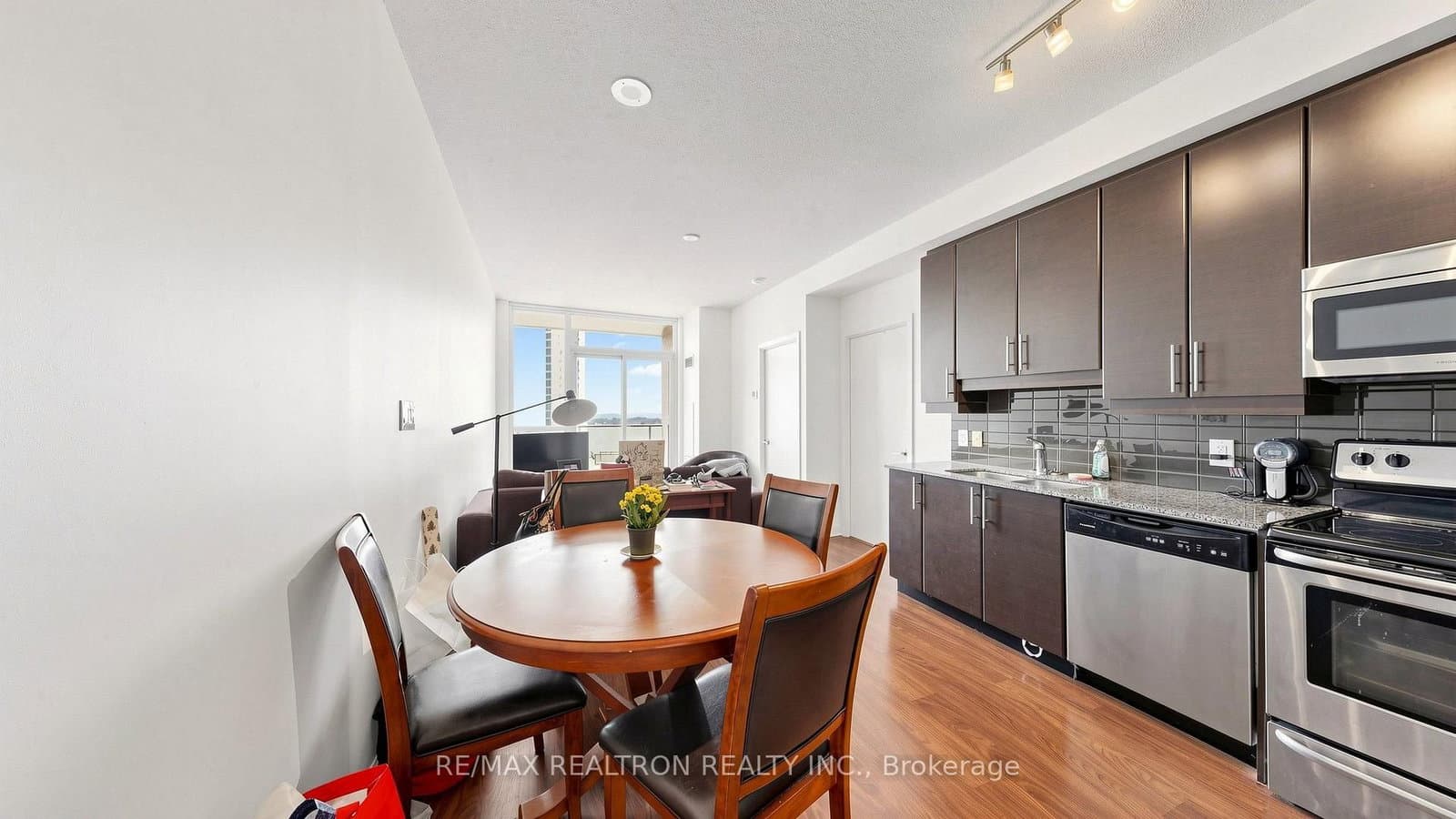 33 Bay Street, Unit 2211 thumbnail 17