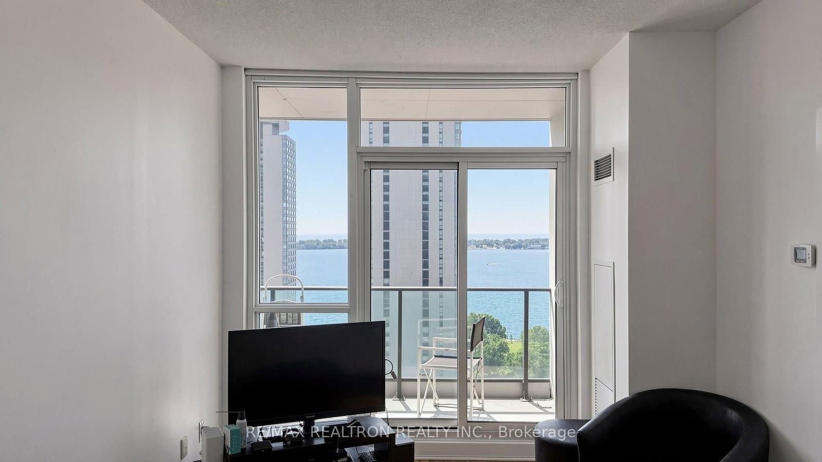 33 Bay Street, Unit 2211 thumbnail 22