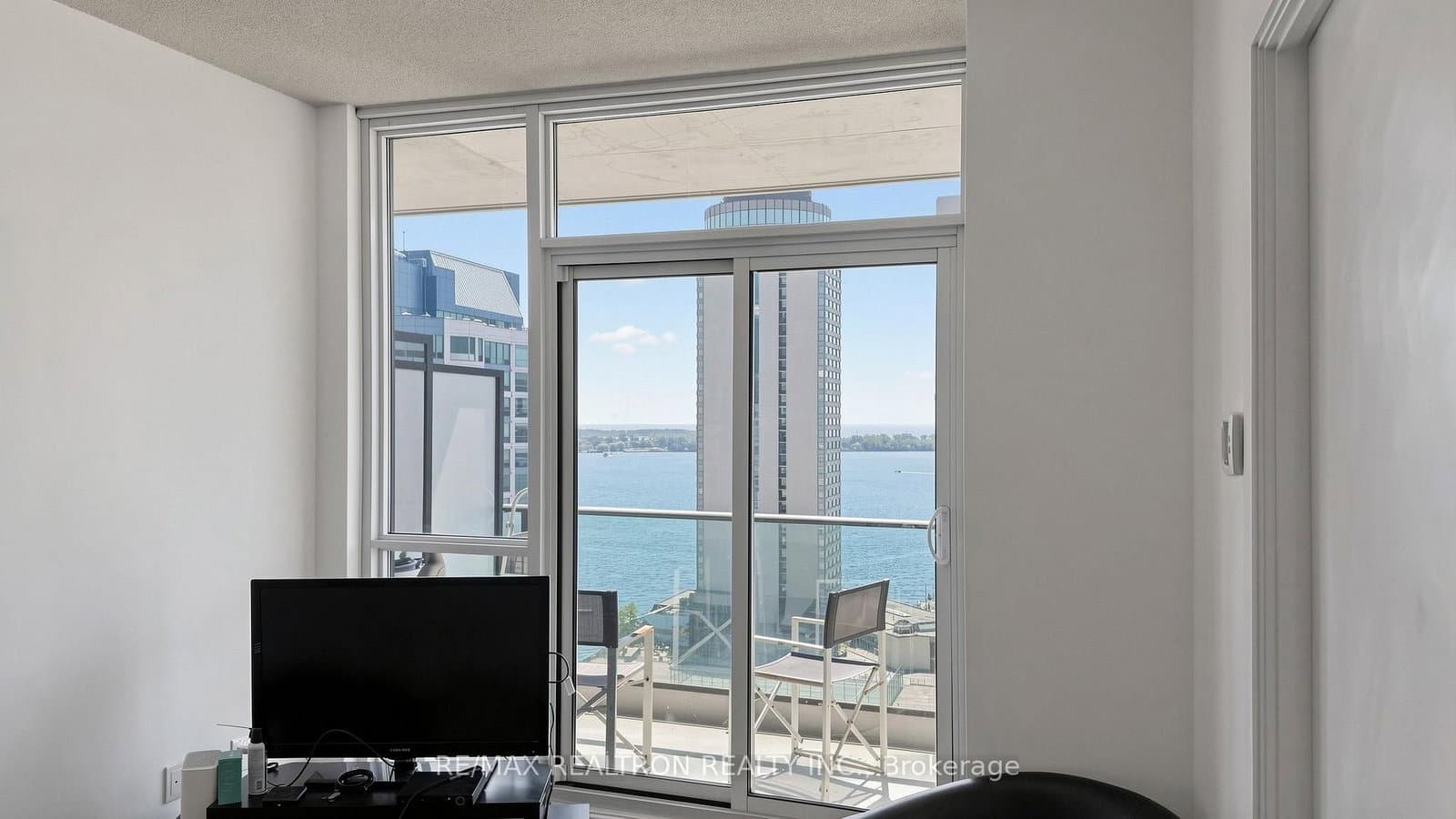 33 Bay Street, Unit 2211 thumbnail 23