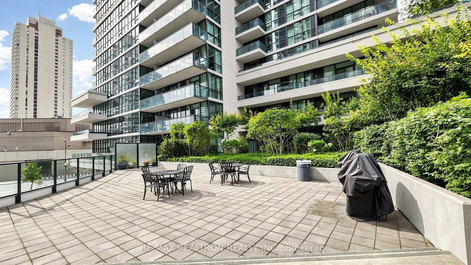 33 Bay Street, Unit 2211 thumbnail 40