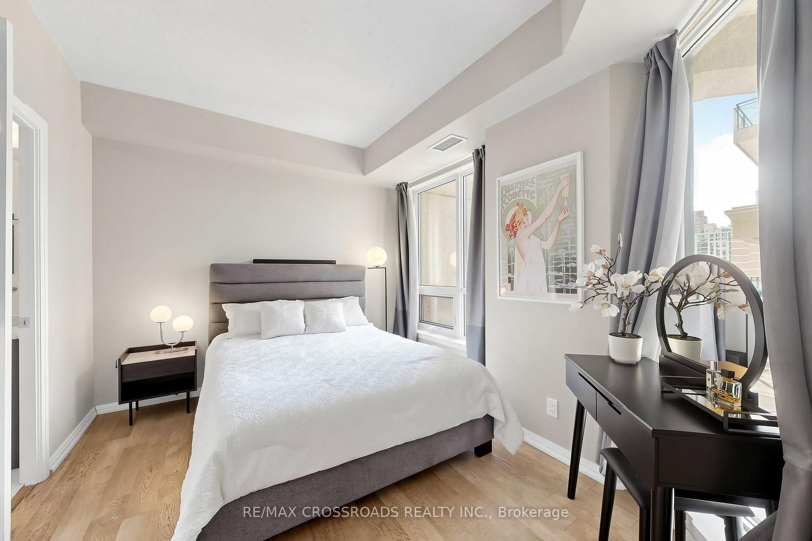 35 Hayden Street, Unit 1201 thumbnail 17