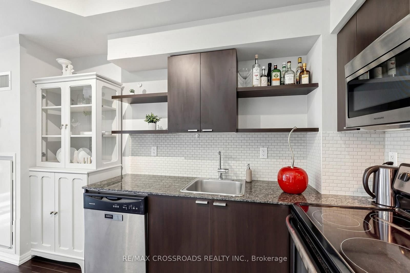 35 Hayden Street, Unit 1201 thumbnail 9