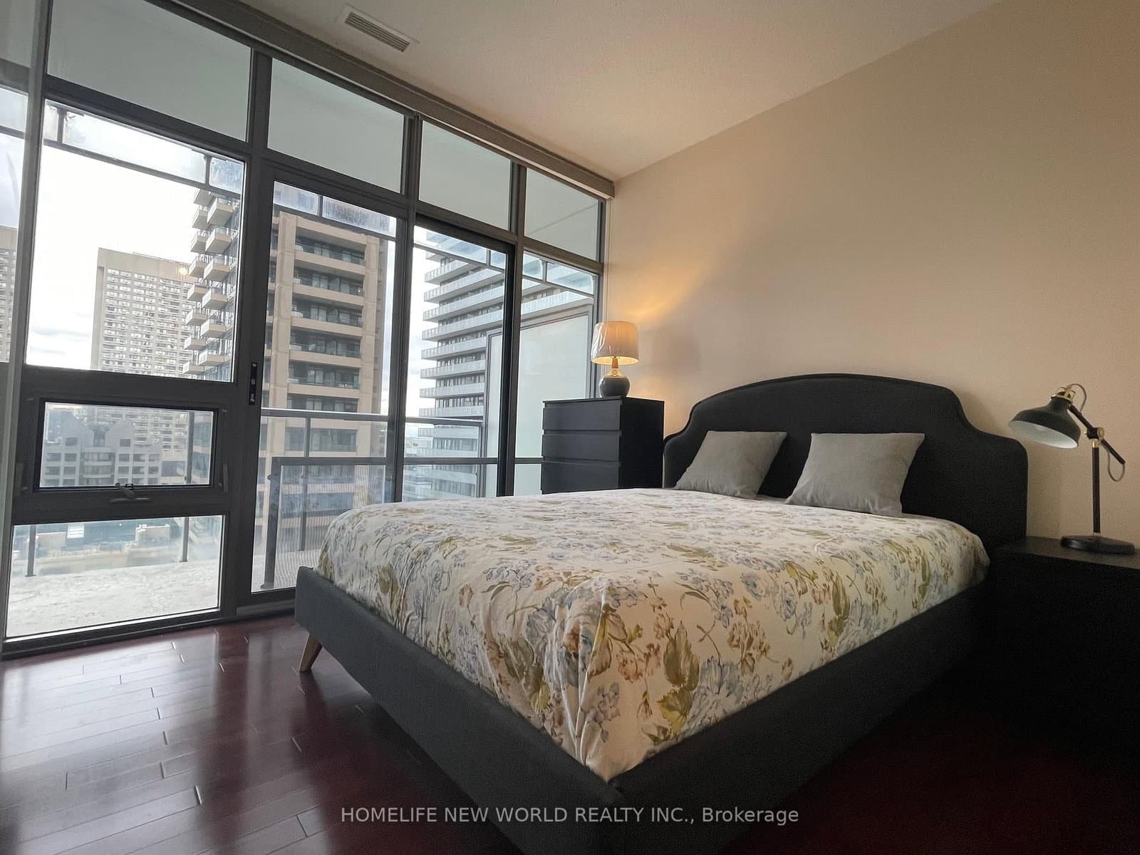 33 Charles Street E, Unit 2109 thumbnail 14