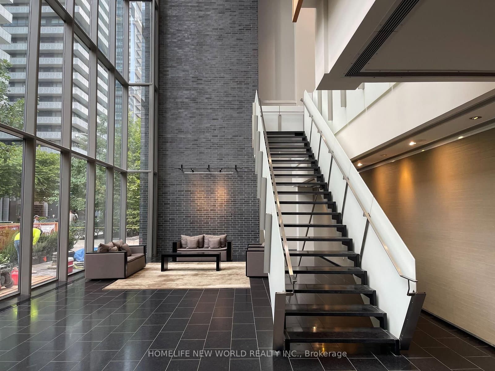 33 Charles Street E, Unit 2109 thumbnail 3