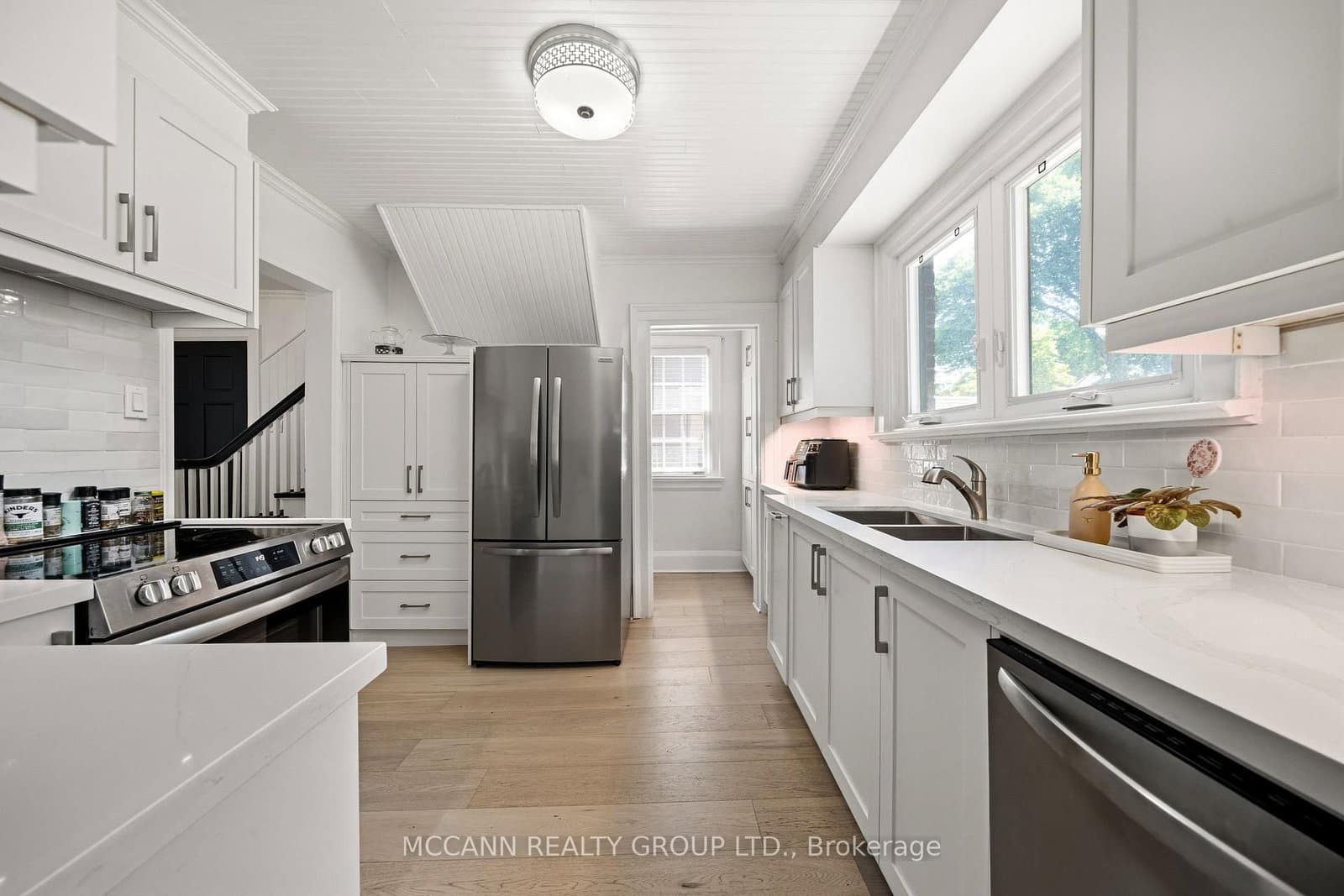 1396 Mount Pleasant Road thumbnail 12