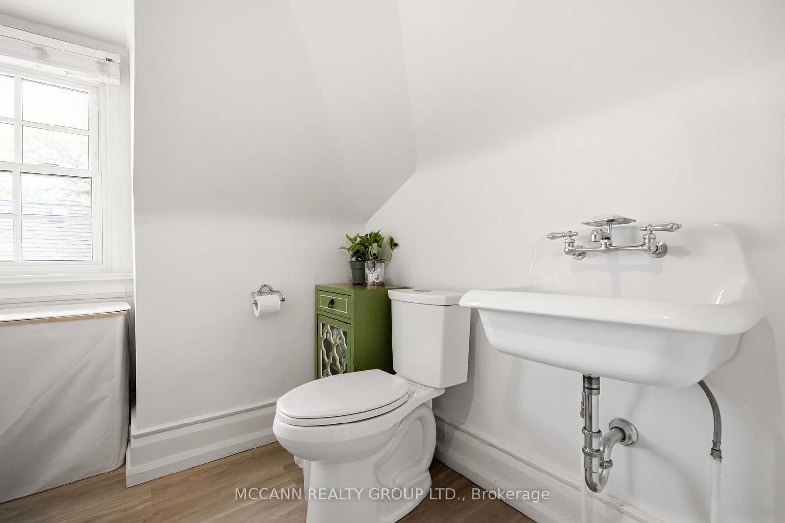 1396 Mount Pleasant Road thumbnail 26