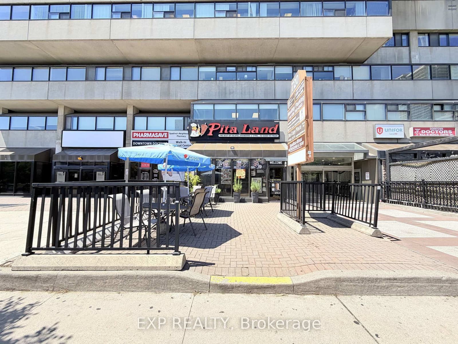 720 Spadina Avenue thumbnail 2