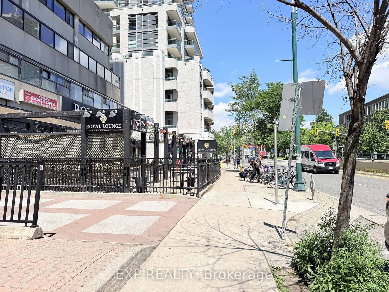 720 Spadina Avenue thumbnail 4