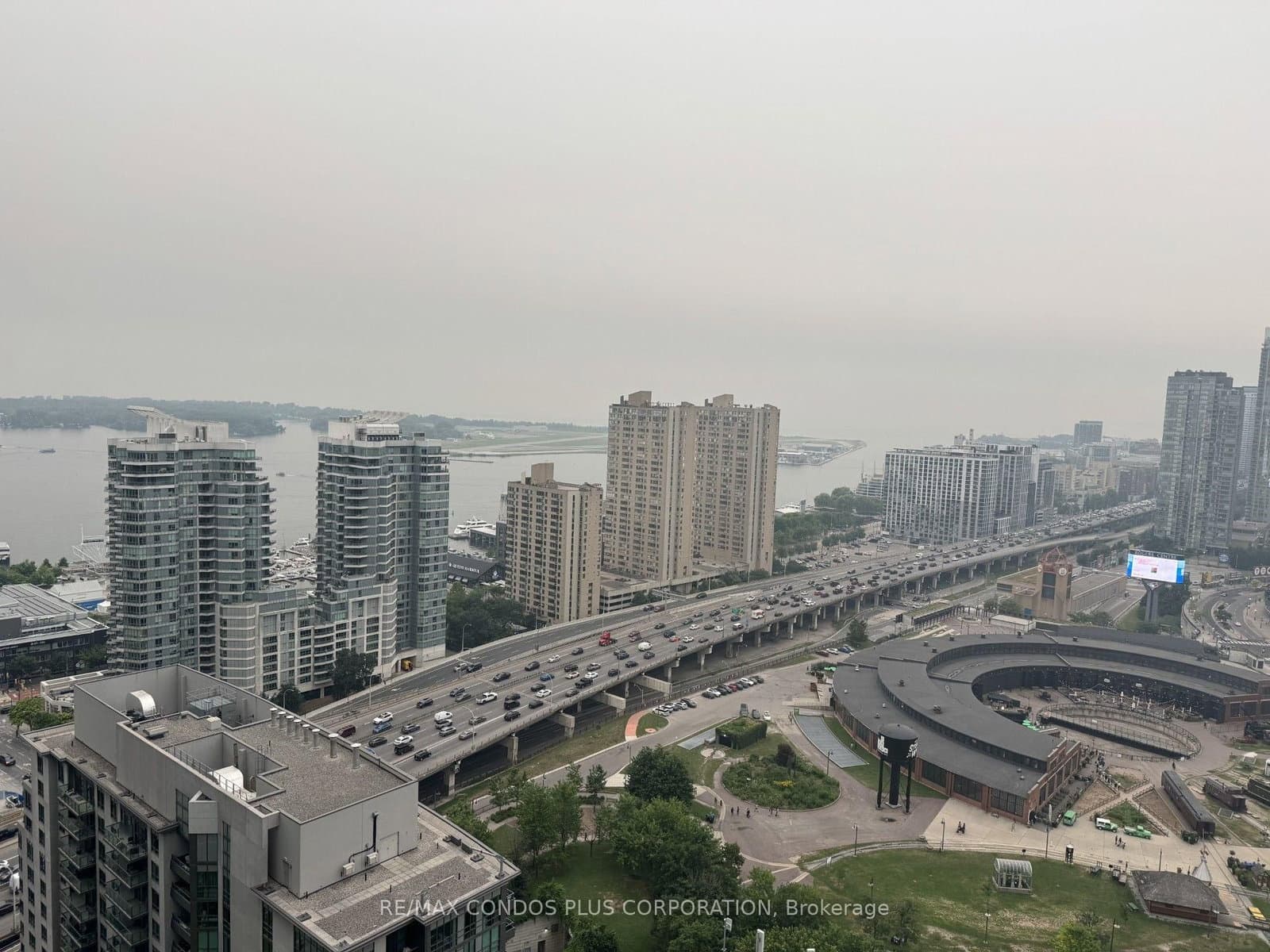 30 GRAND TRUNK Crescent, Unit 3712 - Image 1
