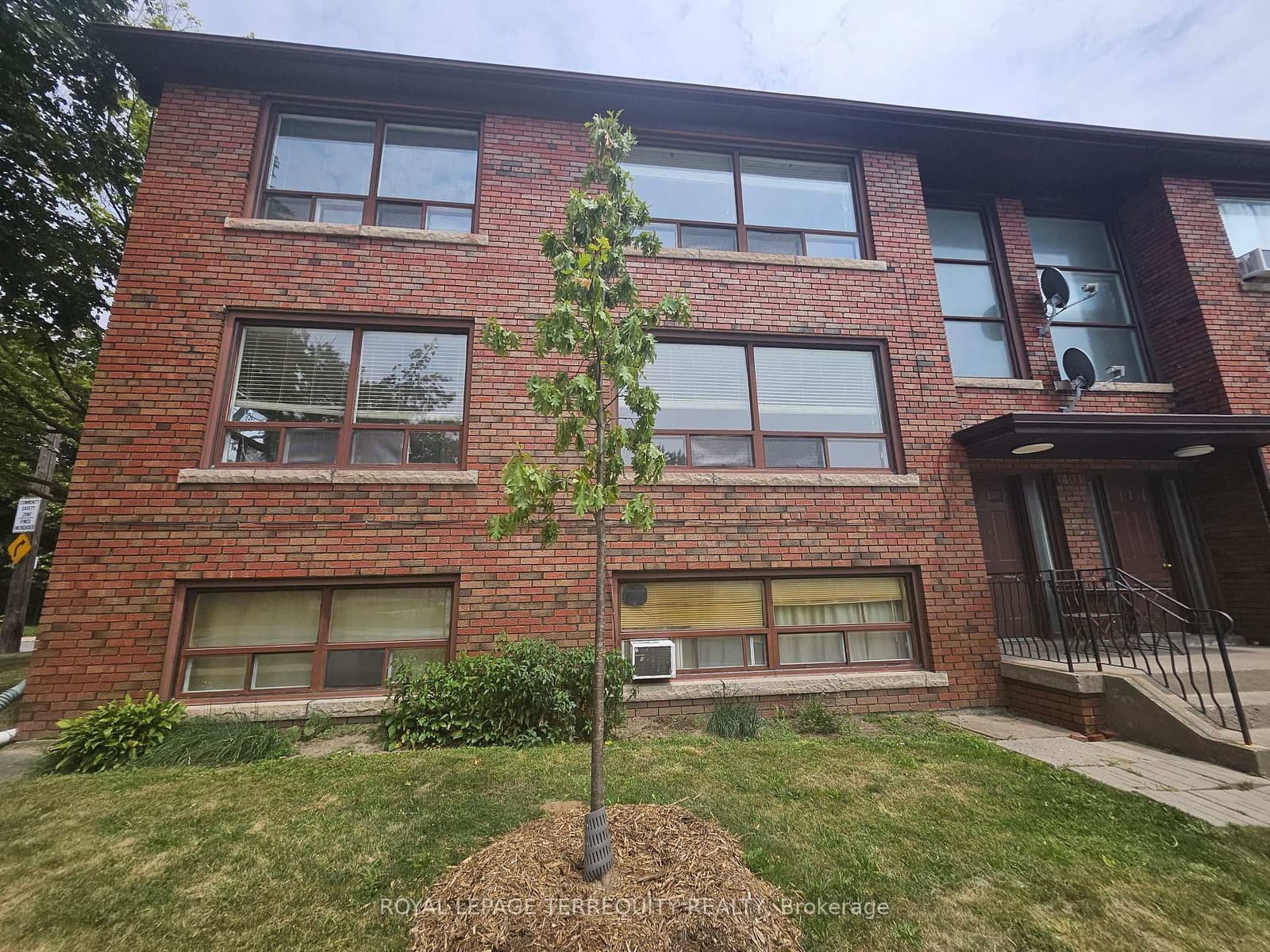 401 Winnett Avenue, Unit 3 - Image 1