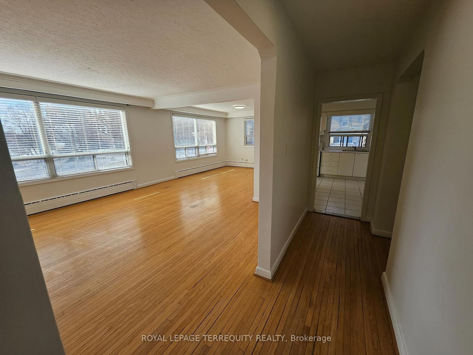 401 Winnett Avenue, Unit 3 thumbnail 10